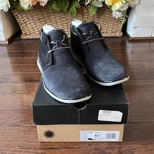 NWB Men’s Ugg Freamon Waterproof Chukka Boot (US 9.5)